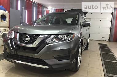 Позашляховик / Кросовер Nissan Rogue 2017 в 