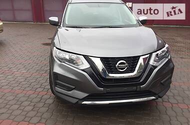Позашляховик / Кросовер Nissan Rogue 2017 в 