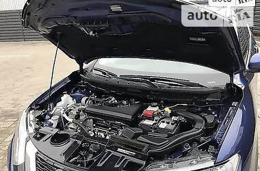 Позашляховик / Кросовер Nissan Rogue 2017 в 