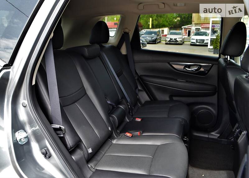 Позашляховик / Кросовер Nissan Rogue 2017 в Харкові