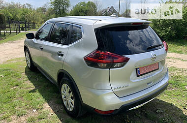 Позашляховик / Кросовер Nissan Rogue 2018 в 
