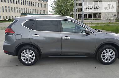 Внедорожник / Кроссовер Nissan Rogue 2017 в Тернополе