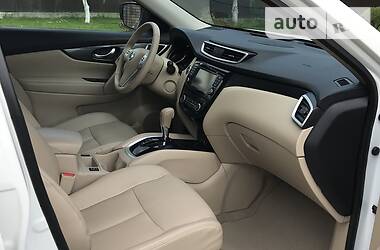 Позашляховик / Кросовер Nissan Rogue 2015 в 