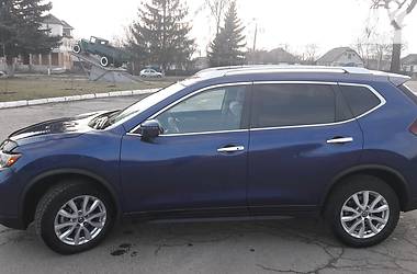 Позашляховик / Кросовер Nissan Rogue 2017 в 