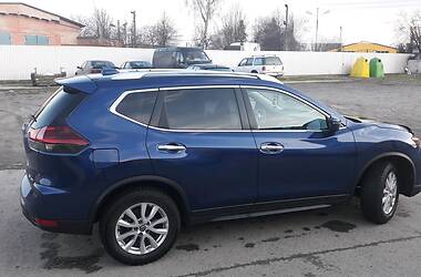 Позашляховик / Кросовер Nissan Rogue 2017 в 