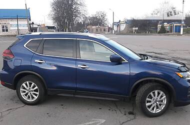 Позашляховик / Кросовер Nissan Rogue 2017 в 
