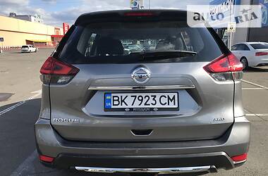 Позашляховик / Кросовер Nissan Rogue 2016 в 