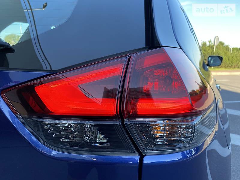 Позашляховик / Кросовер Nissan Rogue 2018 в Києві