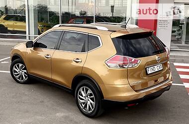 Позашляховик / Кросовер Nissan Rogue 2014 в 