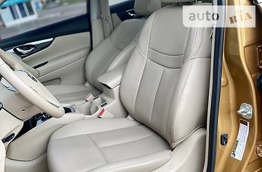 Позашляховик / Кросовер Nissan Rogue 2014 в 