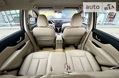 Позашляховик / Кросовер Nissan Rogue 2014 в 