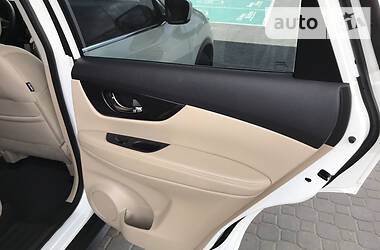 Позашляховик / Кросовер Nissan Rogue 2017 в 