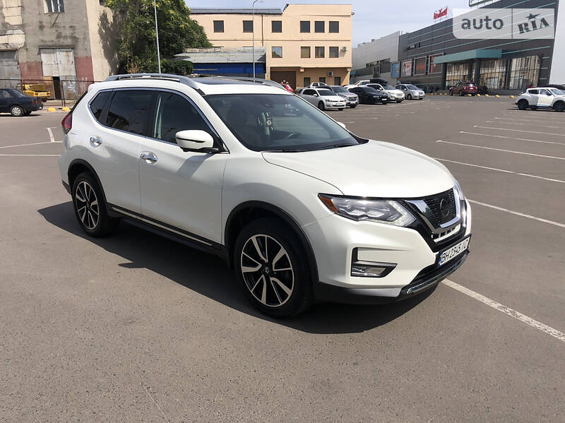 Позашляховик / Кросовер Nissan Rogue 2016 в 