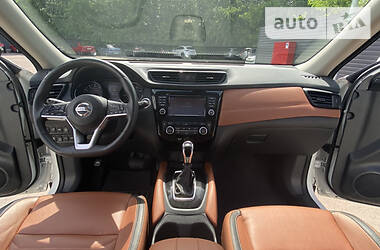 Позашляховик / Кросовер Nissan Rogue 2016 в 