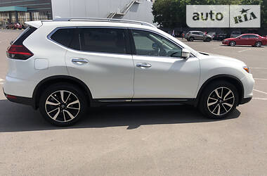 Позашляховик / Кросовер Nissan Rogue 2016 в 