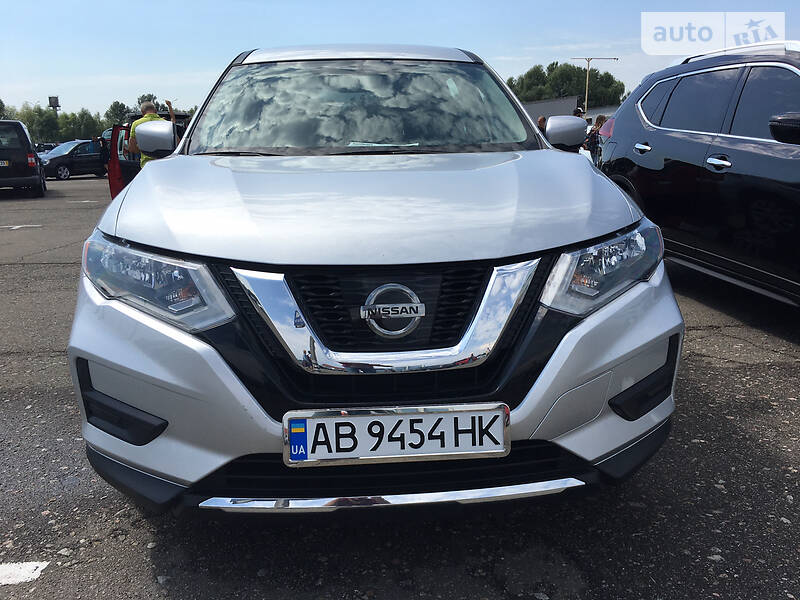 Позашляховик / Кросовер Nissan Rogue 2017 в 