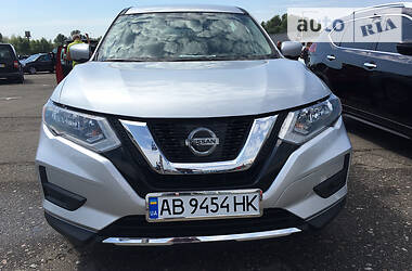 Позашляховик / Кросовер Nissan Rogue 2017 в 