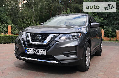 Внедорожник / Кроссовер Nissan Rogue 2018 в Киеве