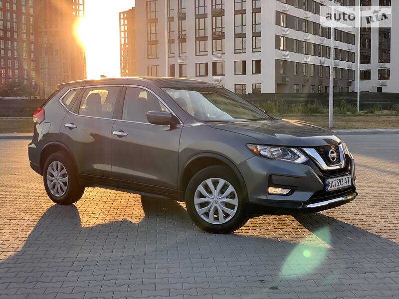 Позашляховик / Кросовер Nissan Rogue 2016 в 