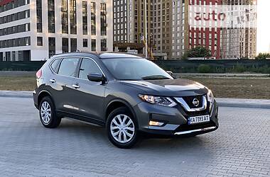 Позашляховик / Кросовер Nissan Rogue 2016 в 