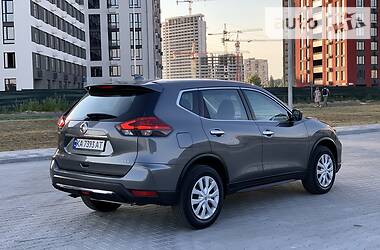 Позашляховик / Кросовер Nissan Rogue 2016 в 