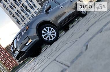 Позашляховик / Кросовер Nissan Rogue 2016 в 