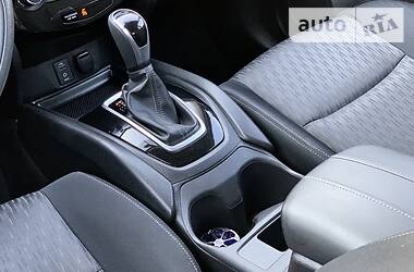 Позашляховик / Кросовер Nissan Rogue 2016 в 