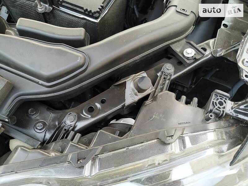 Внедорожник / Кроссовер Nissan Rogue 2016 в Полтаве