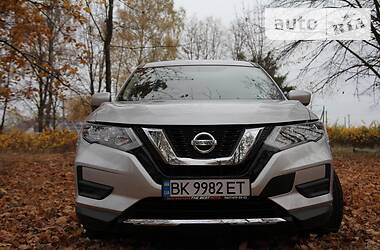 Внедорожник / Кроссовер Nissan Rogue 2016 в Ровно