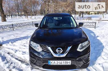 Внедорожник / Кроссовер Nissan Rogue 2016 в Киеве