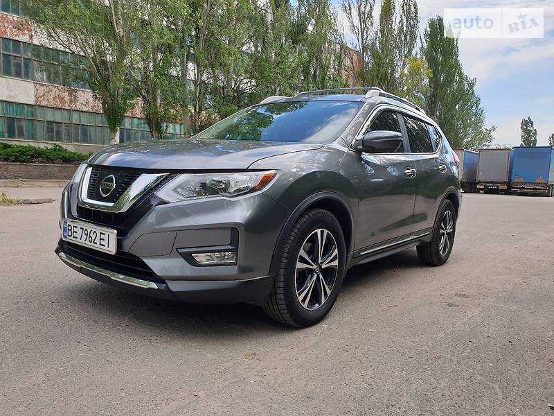 Внедорожник / Кроссовер Nissan Rogue 2017 в 