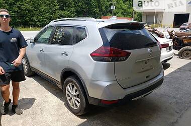 Внедорожник / Кроссовер Nissan Rogue 2018 в 