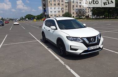 Внедорожник / Кроссовер Nissan Rogue 2016 в Кропивницком