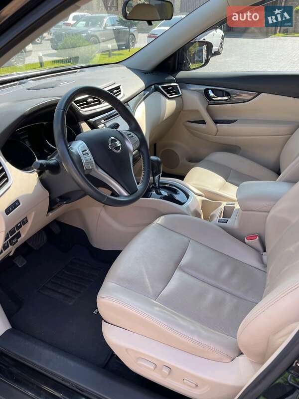 Внедорожник / Кроссовер Nissan Rogue 2015 в Вараше