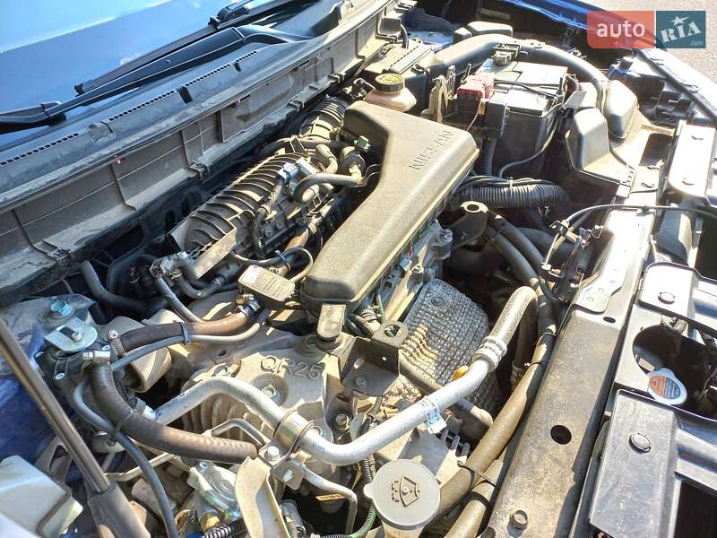 Внедорожник / Кроссовер Nissan Rogue 2017 в Киеве