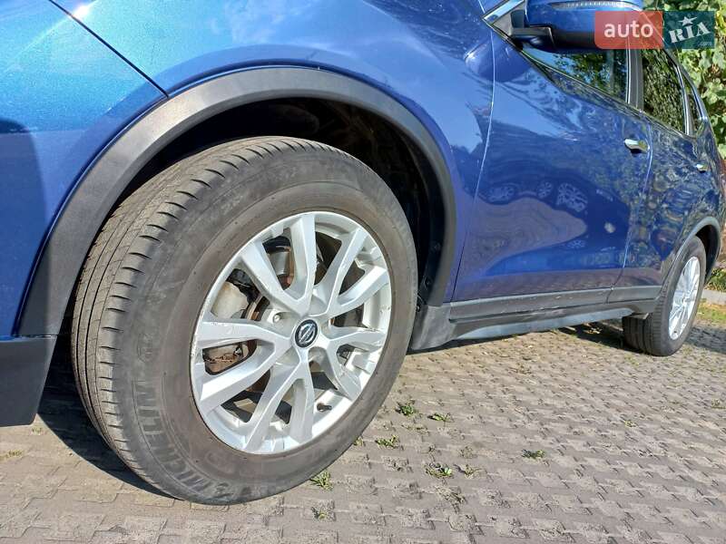 Внедорожник / Кроссовер Nissan Rogue 2017 в Киеве
