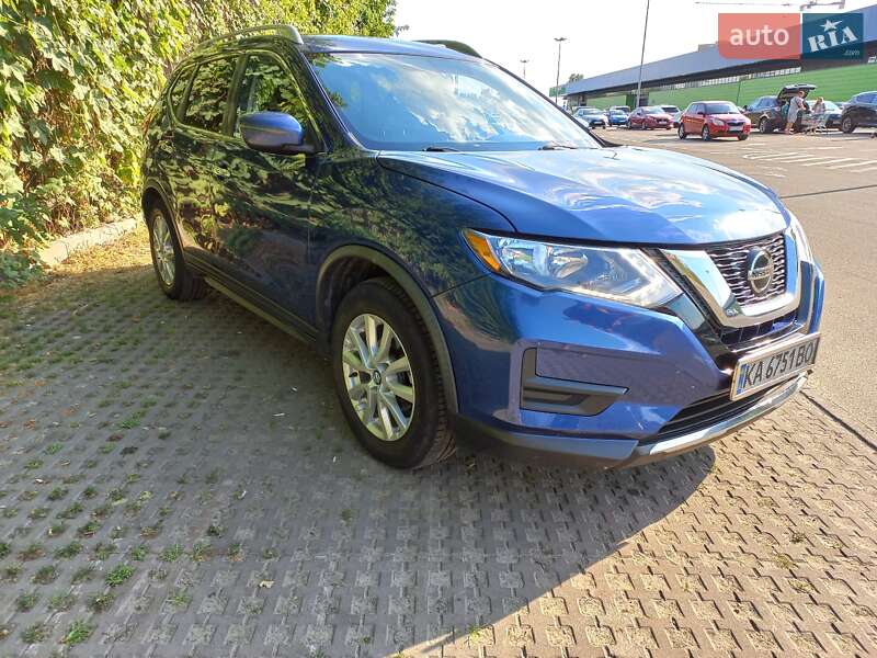 Внедорожник / Кроссовер Nissan Rogue 2017 в Киеве
