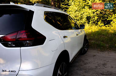 Позашляховик / Кросовер Nissan Rogue 2016 в Львові