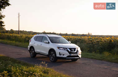 Позашляховик / Кросовер Nissan Rogue 2016 в Львові