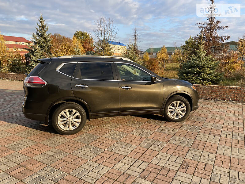 Nissan Rogue SV 7 mest