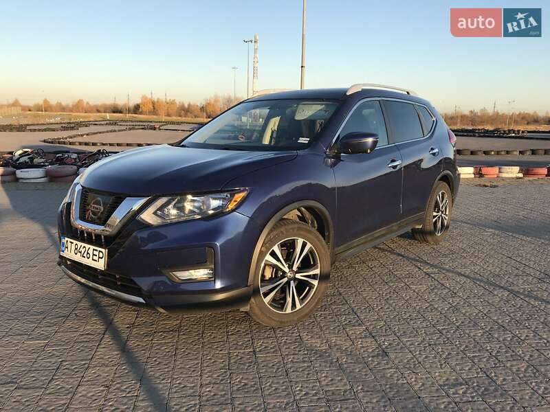 Внедорожник / Кроссовер Nissan Rogue 2017 в Львове