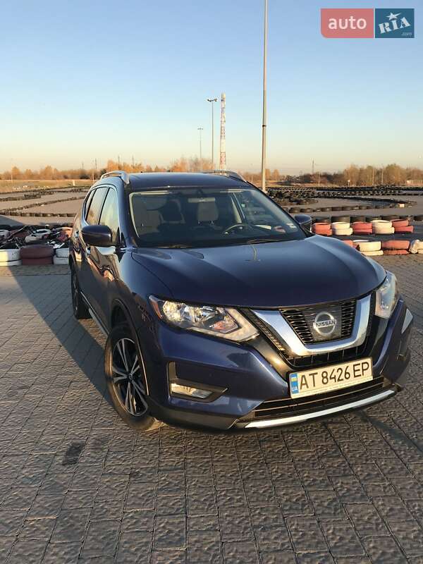 Внедорожник / Кроссовер Nissan Rogue 2017 в Львове