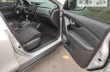Позашляховик / Кросовер Nissan Rogue 2017 в 