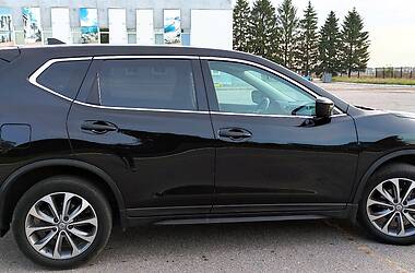 Внедорожник / Кроссовер Nissan Rogue 2017 в 