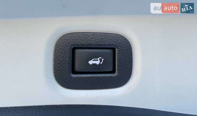 Внедорожник / Кроссовер Nissan Rogue 2019 в Киеве