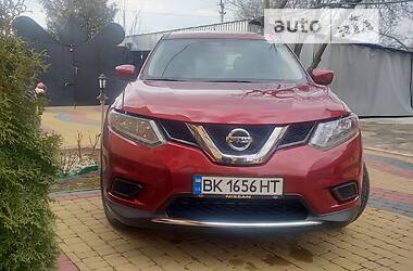 Внедорожник / Кроссовер Nissan Rogue 2016 в Ровно