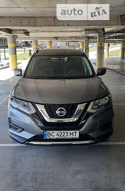 Внедорожник / Кроссовер Nissan Rogue 2017 в Львове