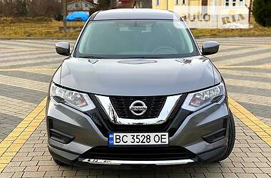 Внедорожник / Кроссовер Nissan Rogue 2017 в Львове