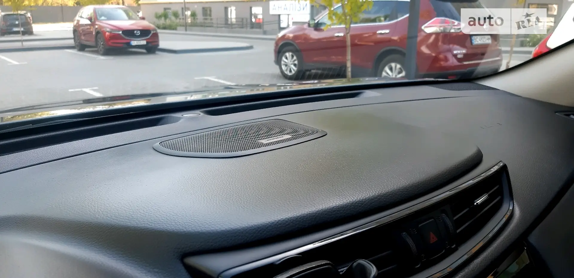 2017 Nissan Rogue - мініатюра 28
