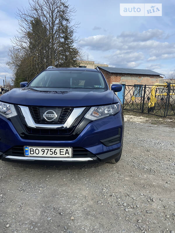 Внедорожник / Кроссовер Nissan Rogue 2017 в Зборове